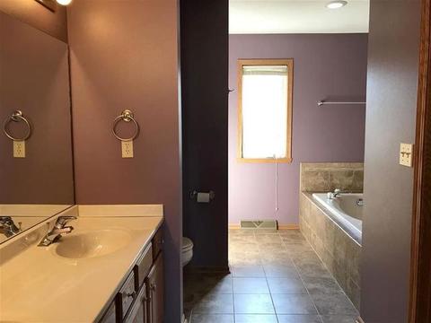 9355 Riverview Trl, Roscoe, IL 61073 photo 11