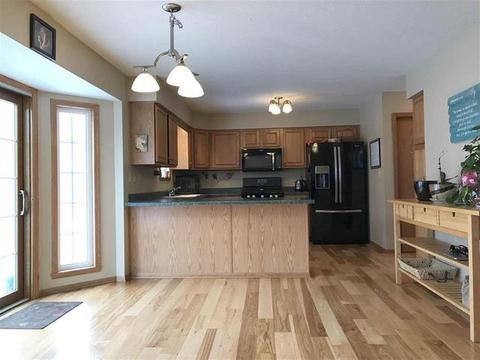 9355 Riverview Trl, Roscoe, IL 61073 photo 7