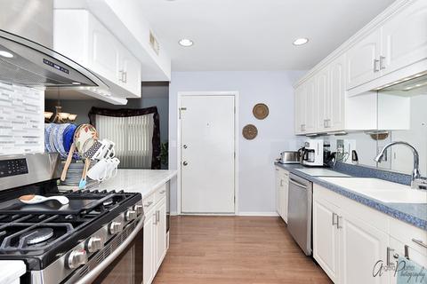 408 Waters Edge Dr #B, Mchenry, IL 60050 photo 6
