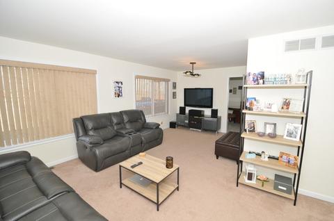 1022 Bentley Ln, Bartlett, IL 60103 photo 5