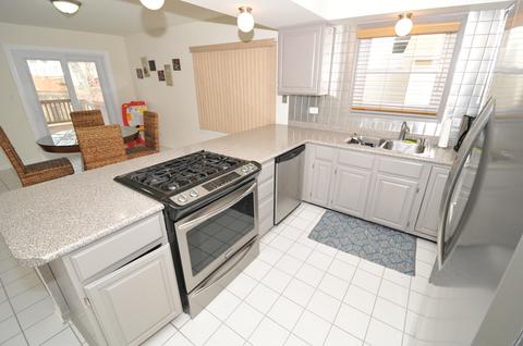 1022 Bentley Ln, Bartlett, IL 60103 photo 10