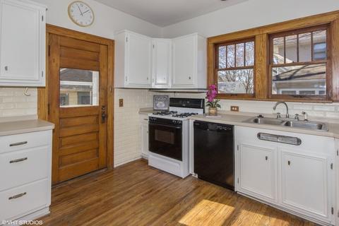 120 W Harrison Ave, Wheaton, IL 60187 photo 4