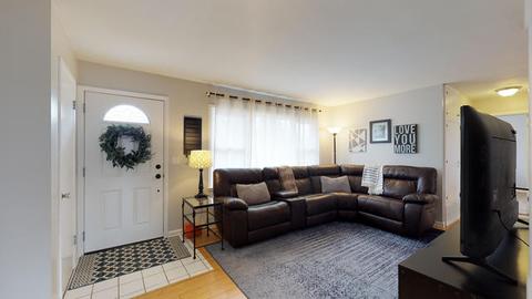 133 N Hale Ave, Bartlett, IL 60103 photo 4