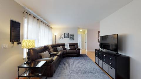 133 N Hale Ave, Bartlett, IL 60103 photo 3