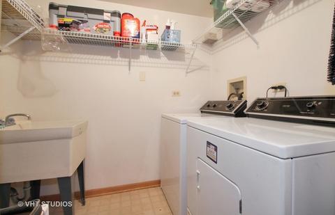 545 S River Rd #306, Des Plaines, IL 60016 photo 9