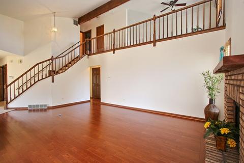 1635 Pebble Beach Dr, Hoffman Estates, IL 60169 photo 4