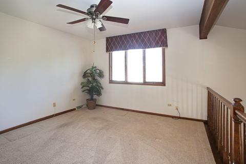 1635 Pebble Beach Dr, Hoffman Estates, IL 60169 photo 7