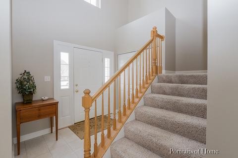 239 Hearthstone Dr, Bartlett, IL 60103 photo 2