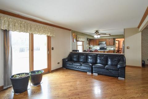 578 Longtree Dr, Wheeling, IL 60090 photo 7