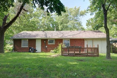 1109 Mimosa Dr, Champaign, IL 61821 photo 2