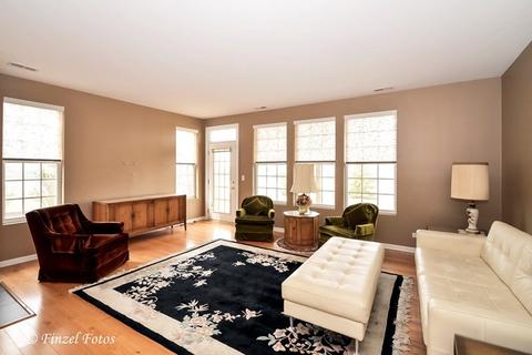 2666 Loren Ct, Algonquin, IL 60102 photo 4