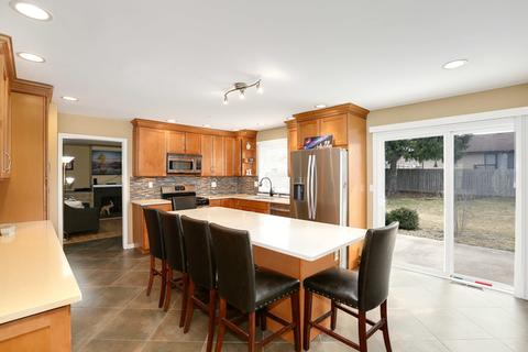 1141 Laurel Dr, Aurora, IL 60506 photo 4