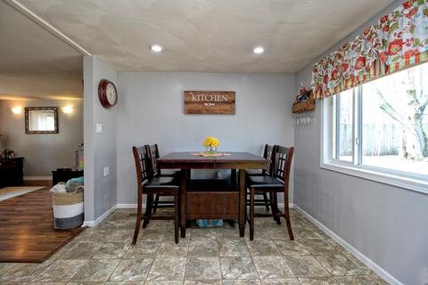 502 E High St, Morris, IL 60450 photo 5