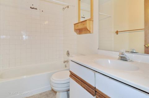 441 Park Ridge Ln #E, Aurora, IL 60504 photo 11