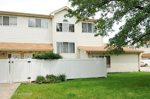 441 Park Ridge Ln #E, Aurora, IL 60504 photo 1