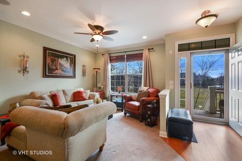 474 Broadmoor Ln, Bartlett, IL 60103 photo 2