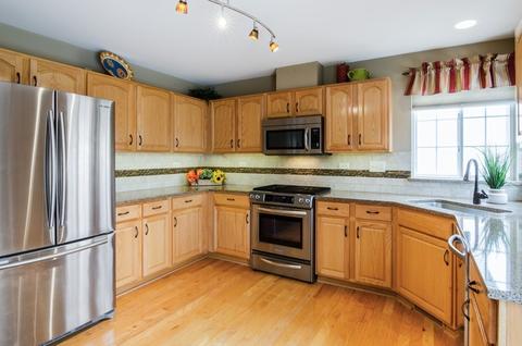 1684 Seaton Ln, Elgin, IL 60123 photo 8