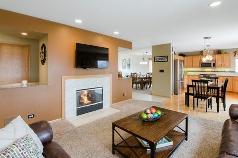 1684 Seaton Ln, Elgin, IL 60123 photo 12