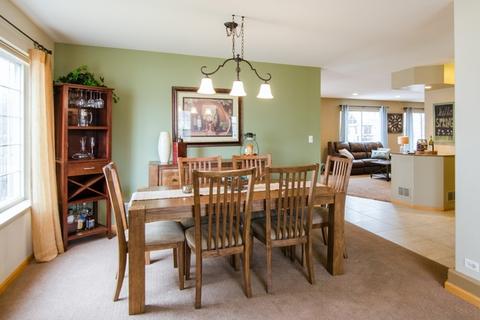 1684 Seaton Ln, Elgin, IL 60123 photo 4