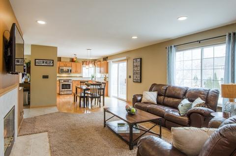 1684 Seaton Ln, Elgin, IL 60123 photo 9