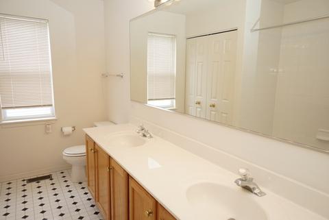 2110 Broadsmore Dr, Algonquin, IL 60102 photo 13