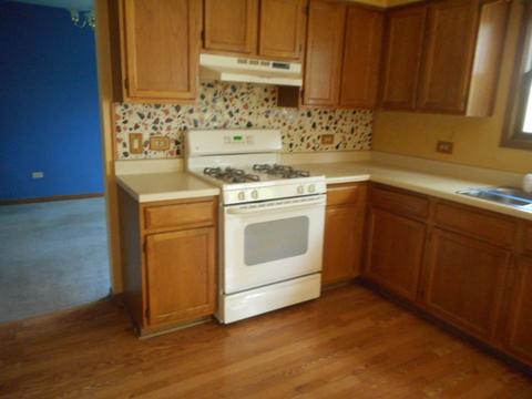 2502 Bittersweet Ave, Holiday Hills, IL 60051 photo 6