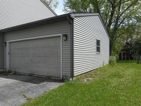 2502 Bittersweet Ave, Holiday Hills, IL 60051 photo 4