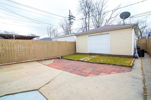 3329 W 65th St, Chicago, IL 60629 photo 34