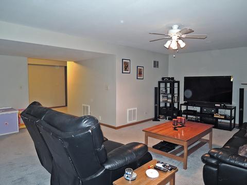 1548 Foxcroft Dr, Aurora, IL 60506 photo 9