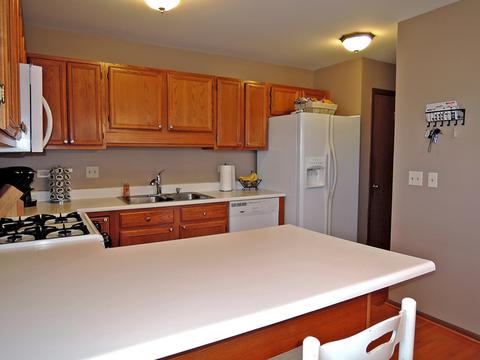 1548 Foxcroft Dr, Aurora, IL 60506 photo 4