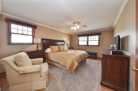 1580 Surrey Dr, Wheaton, IL 60189 photo 8