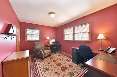 1580 Surrey Dr, Wheaton, IL 60189 photo 13