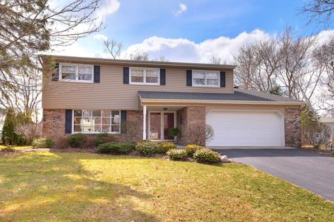 1580 Surrey Dr, Wheaton, IL 60189 photo 1