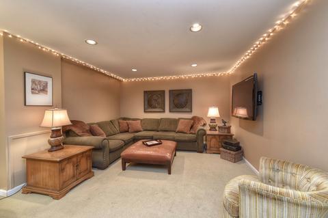 1580 Surrey Dr, Wheaton, IL 60189 photo 15