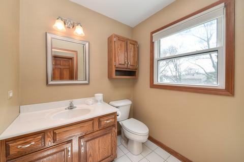 1580 Surrey Dr, Wheaton, IL 60189 photo 10