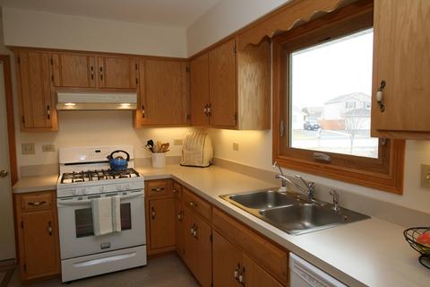 1906 Winger Dr, Plainfield, IL 60586 photo 8
