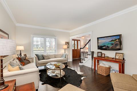 411 E Bauer Rd, Naperville, IL 60563 photo 9