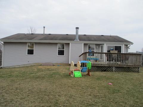441 Hickory Ln, Davis Junction, IL 61020 photo 4