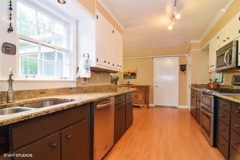 5 N252 Elm Rd, Wayne, IL 60184 photo 8