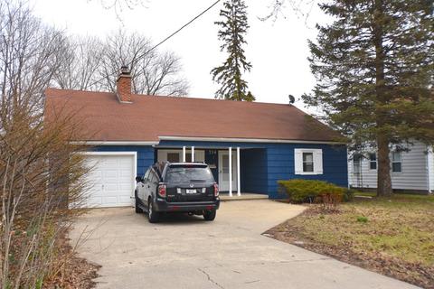 714 Normal Rd, Dekalb, IL 60115 photo 1