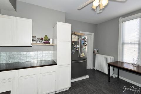 712 Saint Charles St, Elgin, IL 60120 photo 17