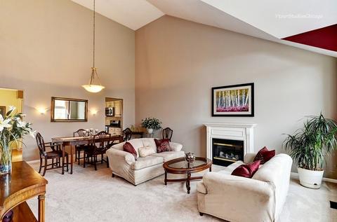 525 Philip Dr, Bartlett, IL 60103 photo 3
