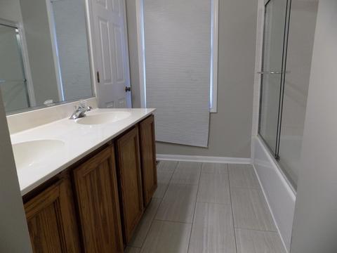2844 Colonial Dr, Elgin, IL 60124 photo 15