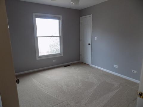 2844 Colonial Dr, Elgin, IL 60124 photo 11