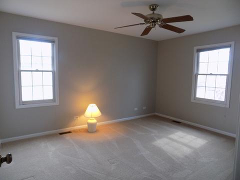 2844 Colonial Dr, Elgin, IL 60124 photo 13