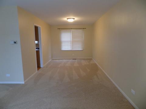 2844 Colonial Dr, Elgin, IL 60124 photo 5