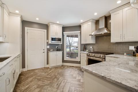 2155 Stirrup Ln, Wheaton, IL 60189 photo 9