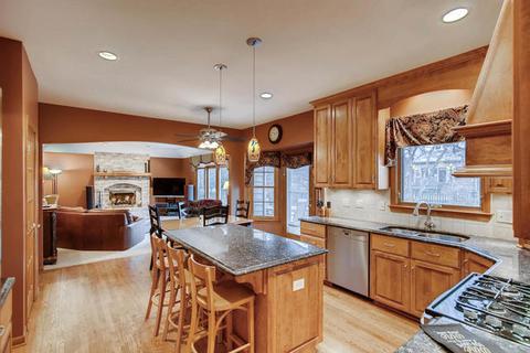 128 Hawkins Cir, Wheaton, IL 60189 photo 12