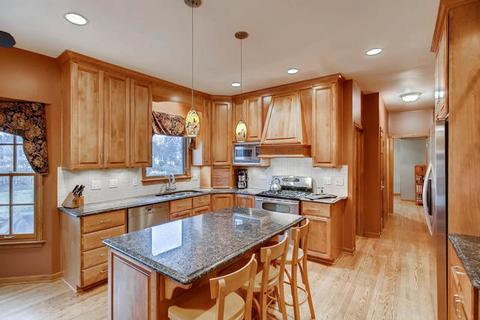 128 Hawkins Cir, Wheaton, IL 60189 photo 9