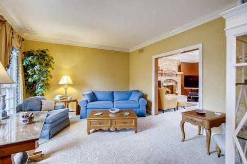 128 Hawkins Cir, Wheaton, IL 60189 photo 6